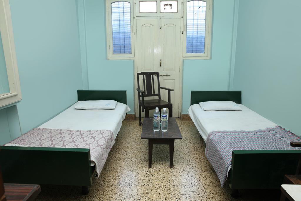 Solanki Guest House 戈尔哈布尔 外观 照片