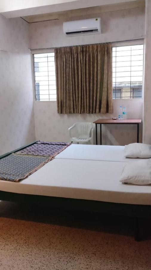Solanki Guest House 戈尔哈布尔 外观 照片